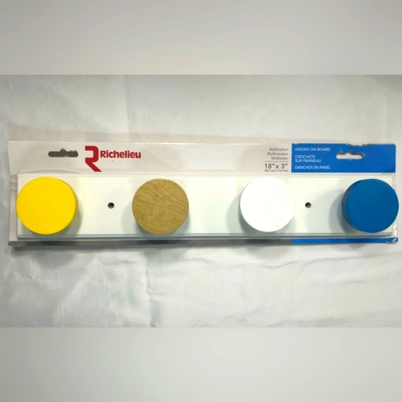 Richelieu Round Hooks On panel For Children / Safety - Picture 1 of 5